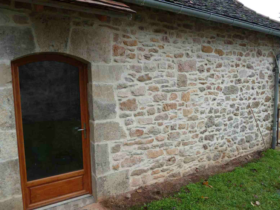 Joint à la chaux, façade en pierre Saint-Nicolas-du-Tertre